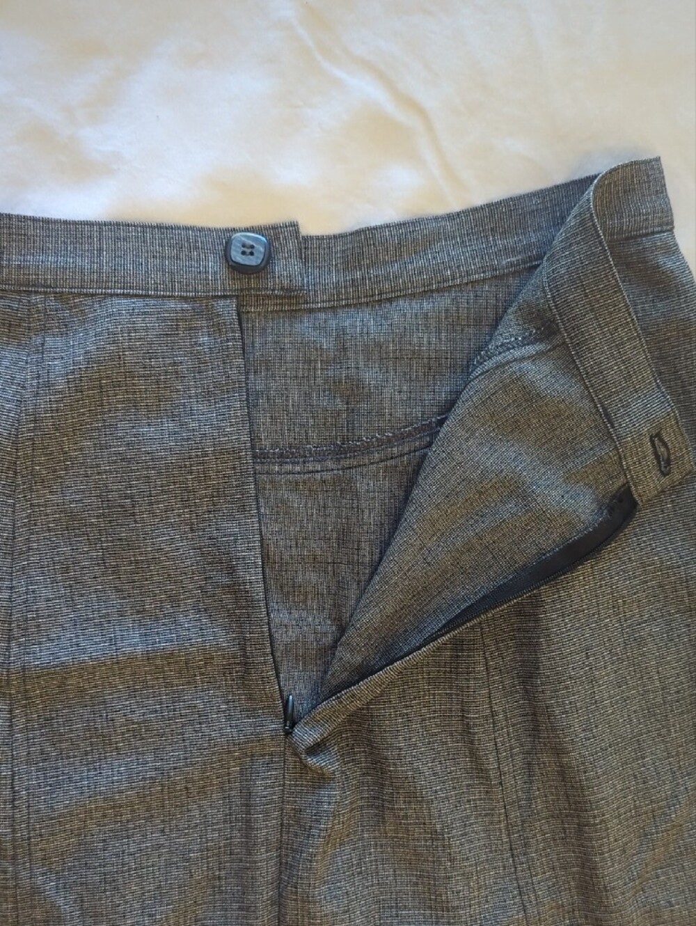 Classic Gray Plaid Pencil Skirt - Women - Picture 5 of 5